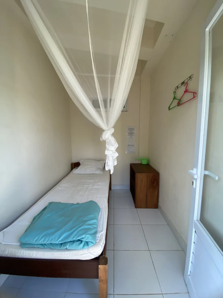 vipassana dhamma geha bali room